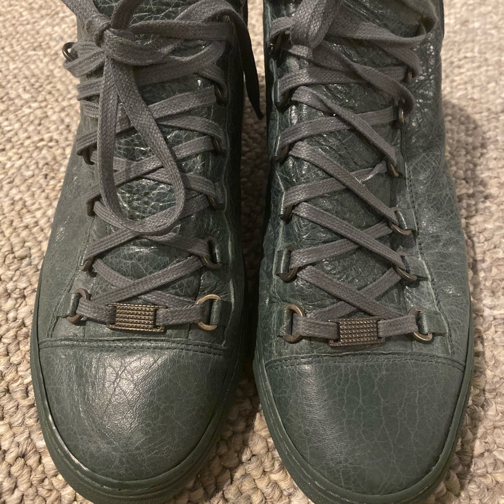 AUTHENTIC MENS BALENCIAGA SNEAKERS